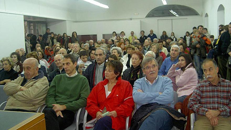 Un moment de xerrada a càrrec d&#039;Enric Mirambell.