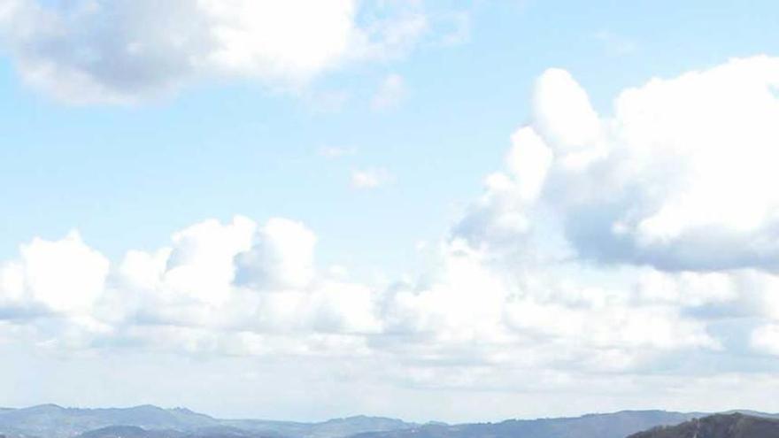 Vista del valle de Trubia desde la parte alta de la ruta de Guanga.