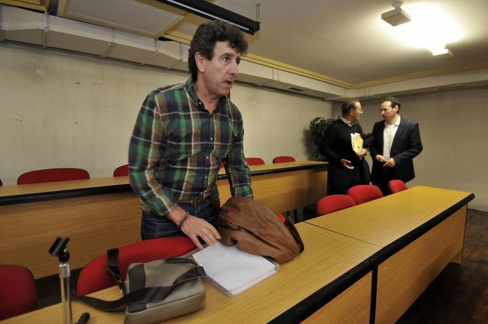 Asamblea del PSOE en la Casa del Pueblo de Mieres