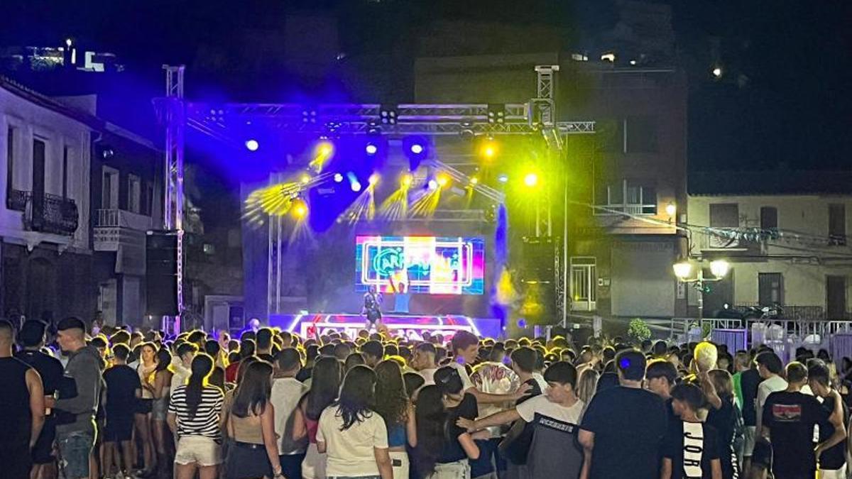 Las fiestas de Gilet llenan las calles de gente y actividades.