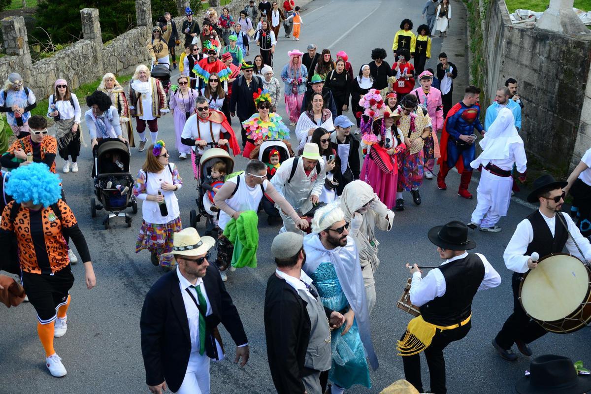 A primeira xornada do tradicional Entroido do Hío en imaxes (II)