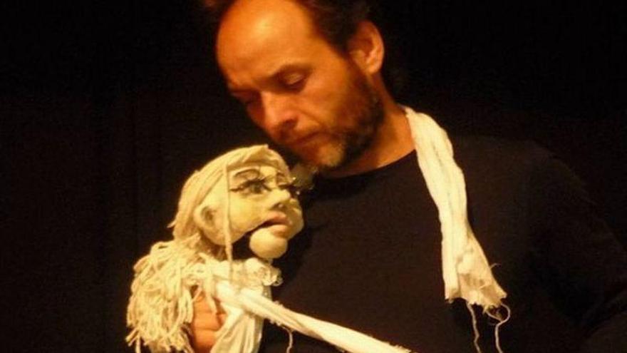 El actor y titiritero aragonés Javier Aranda presenta su última obra, &quot;Vida&quot;