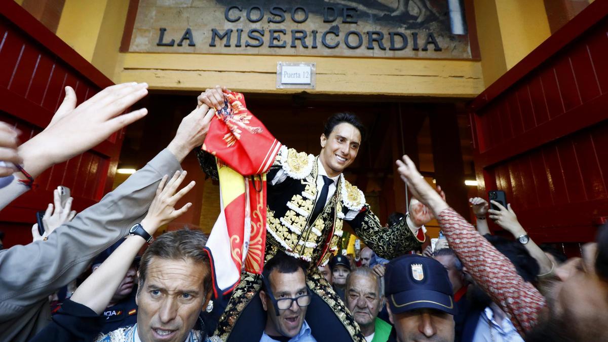 En imágenes | Feria de San Jorge en La Misericordia con Juan Ortega, Roca Rey y Talavante