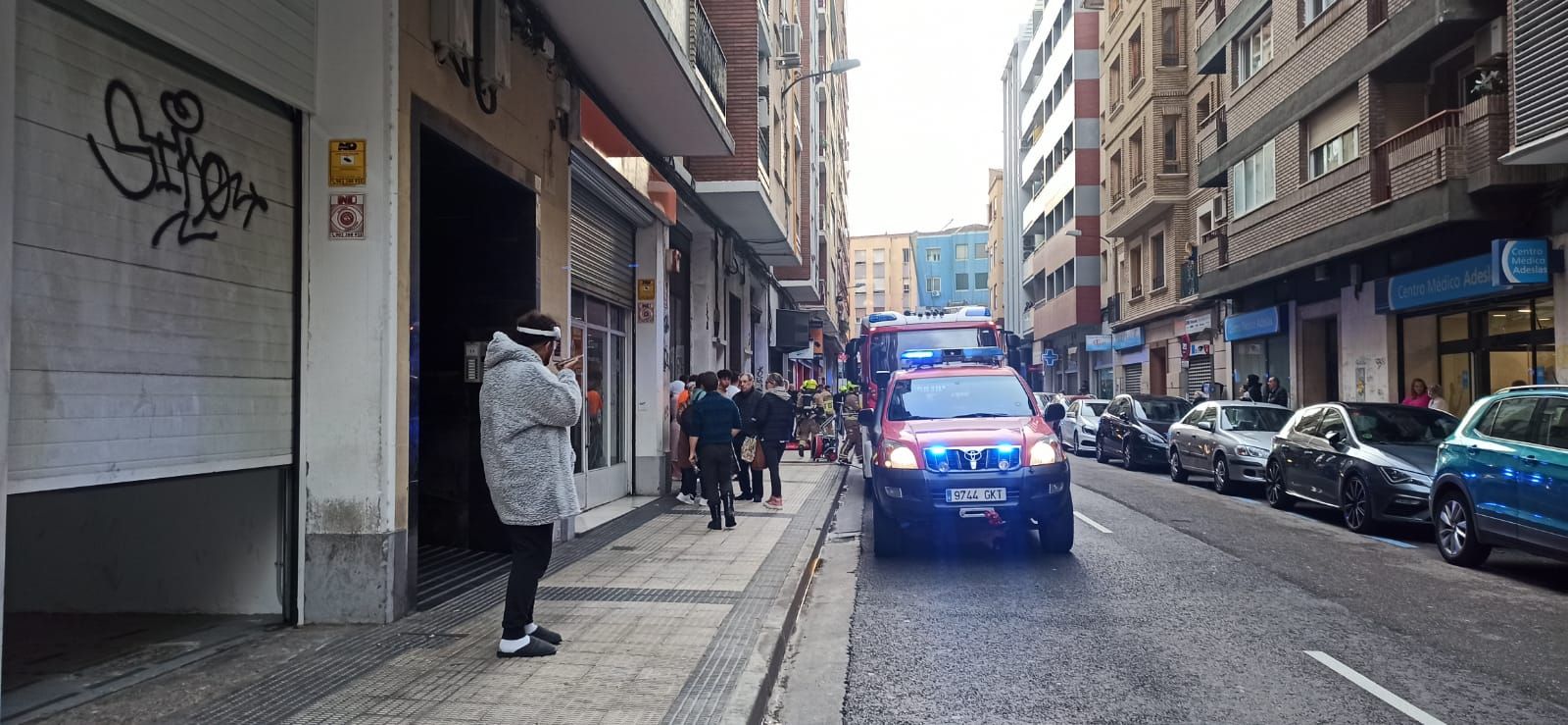 Susto en la calle Carmen por el incendio de un local en desuso