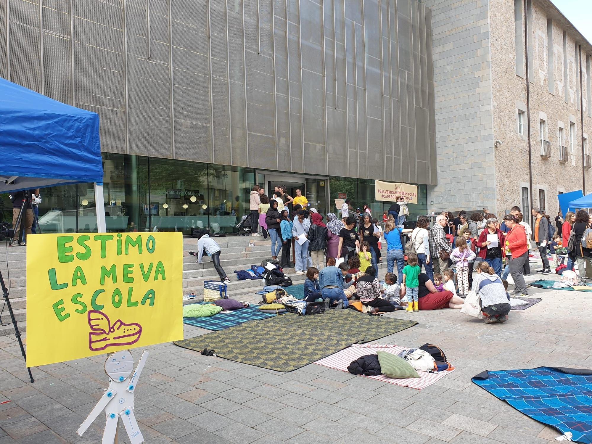 Les imatges de la protesta de l&#039;escola Camins de Banyoles