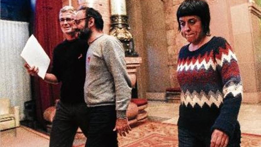 Els diputats de la CUP Sergi Saladie, Benet Salellas i Anna Gabriel, el passat dimarts al Parlament.