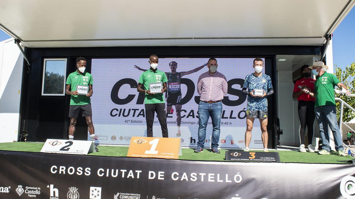 Podio masculino del Cross Ciutat de Castelló.