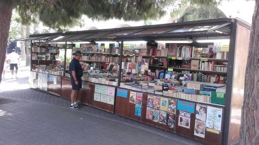 La plaza Juan XXIII acoge hasta el día 16 de octubre la Feria del Libro Antiguo