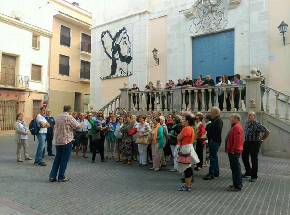 El castillo y las casas-cueva han sido los monumentos que más interés han despertado en las XIX Jornadas de puertas abiertas del patrimonio petrerense