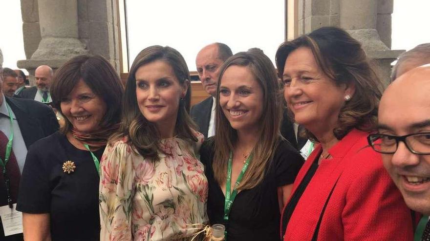 Por la izquierda, Margarita Fuentes, la Reina Letizia, Elena Senis y Margarita Collado, ayer, en el acto de la lucha contra el cáncer en Madrid.