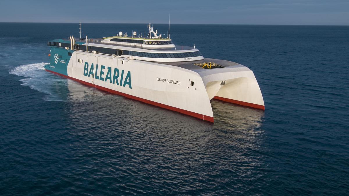 El catamarán "Eleanor Roosevelt"