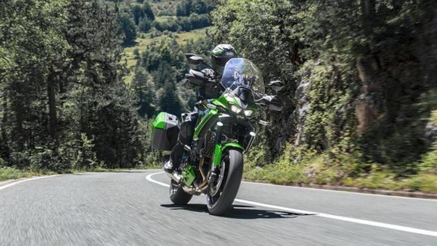 Kawasaki Versys 900: el motor de la familia Z se va de viaje