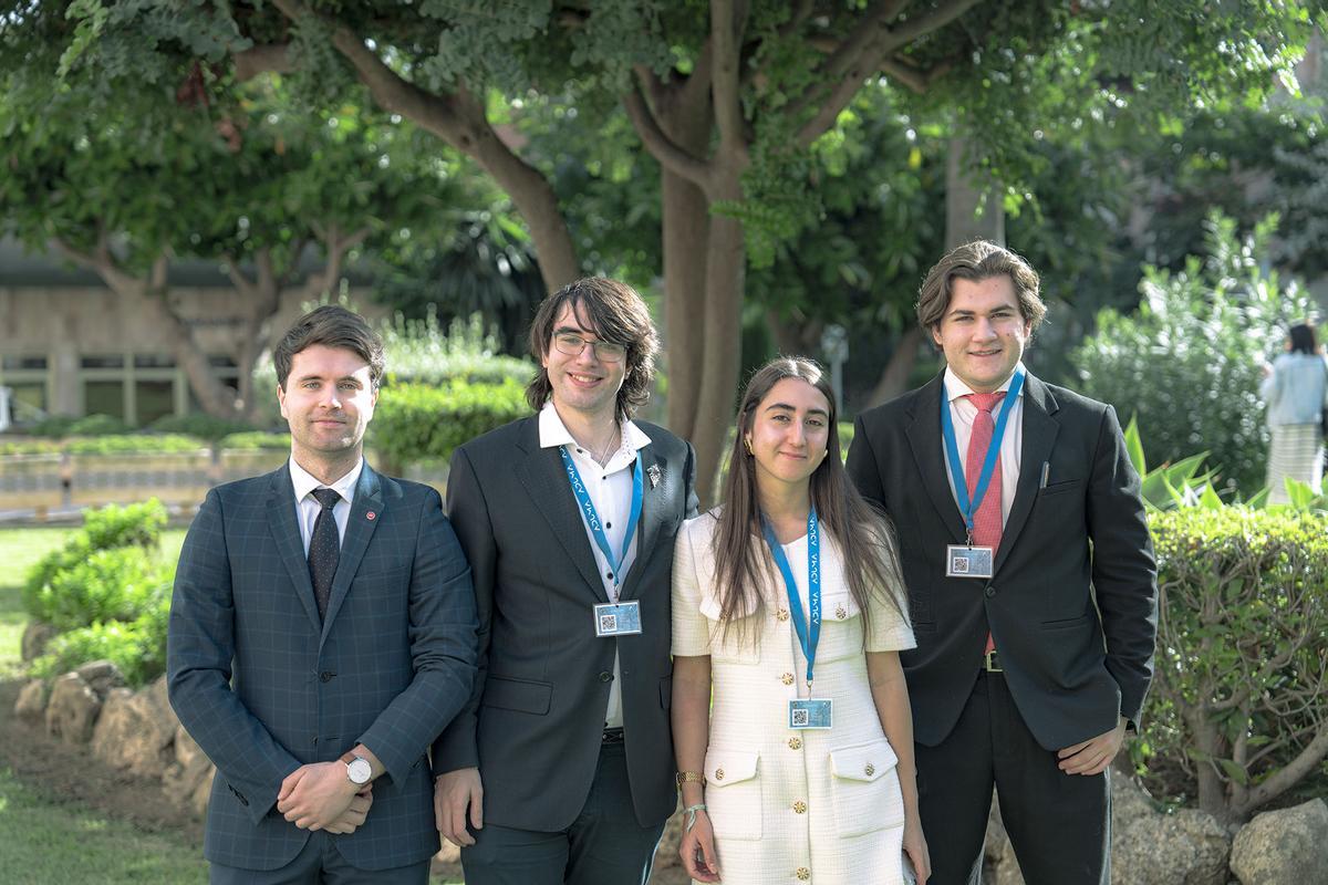 (De esq a dcha) Antonio Suárez, Yerai Orts, Uxia Juiz e Arturo Canosa, membros do equipo Retórica UVigo.