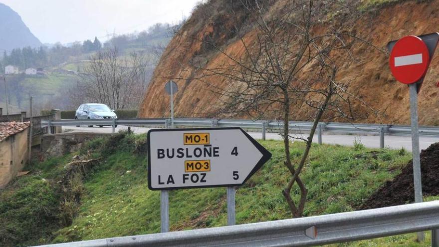 La carretera a Busloñe, para la que se piden fondos mineros.