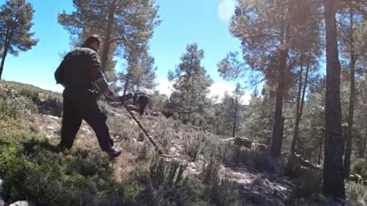 La Guardia Civil busca bombas de la guerra civil en la zona del incendio del Alto Mijares