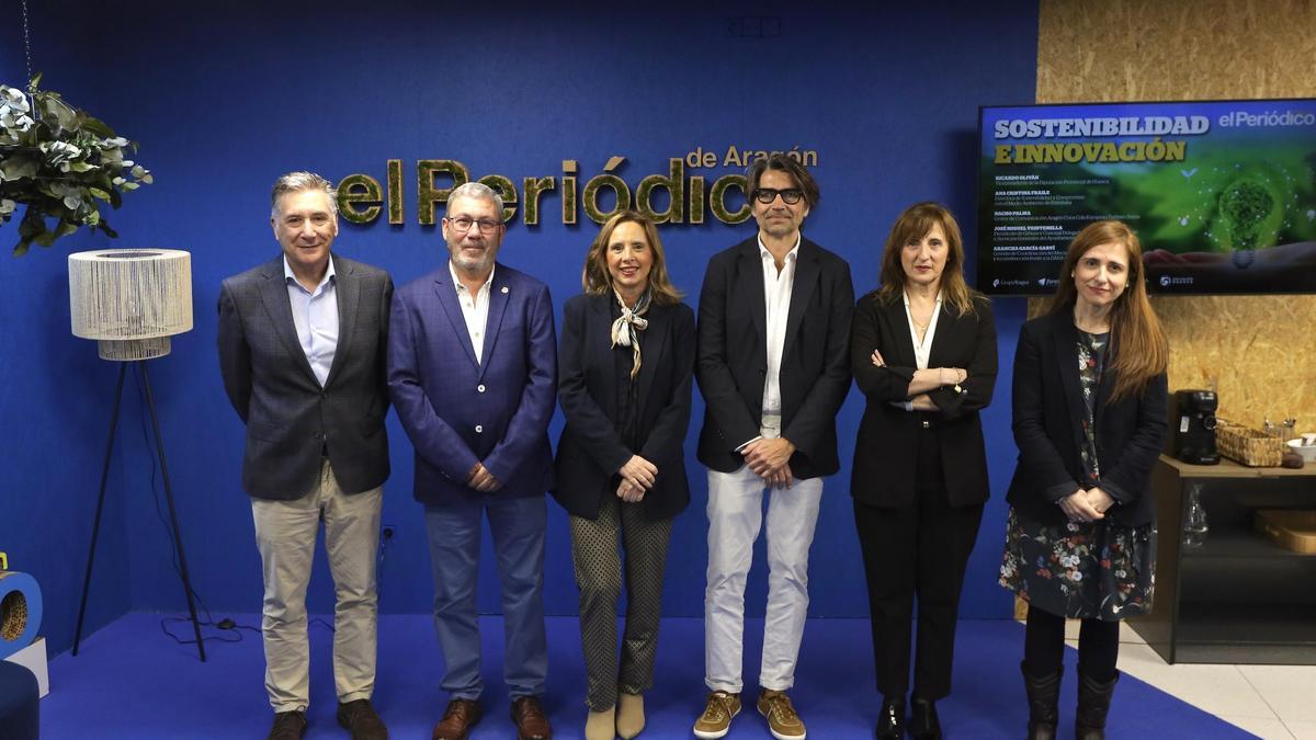 Oliván, vicepresidente de la DPH; Veintemilla, de Grhusa; Cristina Sánchez, gerente de EL PERIÓDICO DE ARAGÓN; Palma, de Coca-Cola; Fraile, de Forestalia; y García, de Grupo Tragsa.