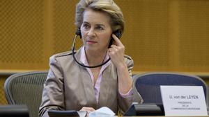 Brussels (Belgium), 23/06/2020.- European Commission President Ursula von der Leyen attends the weekly conference of President at European Parliament in Brussels, Belgium, 23 June 2020. (Bélgica, Bruselas) EFE/EPA/OLIVIER HOSLET
