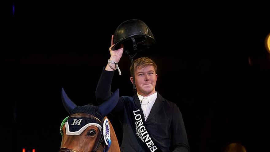 Harry Charles, a lomos de su caballo en Casas Novas. |  // OXER SPORT