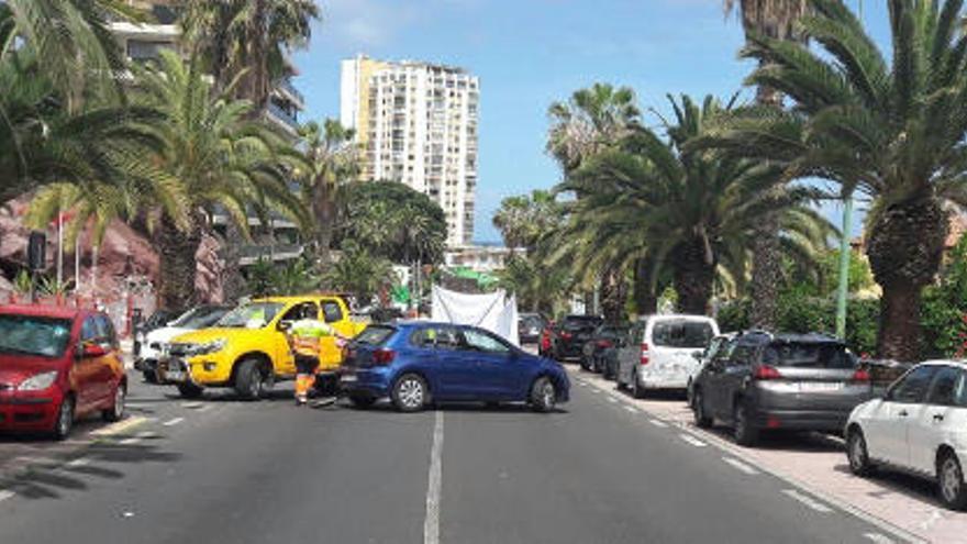 Un motorista fallece tras chocar con un turismo en el Puerto de la Cruz -  El Día