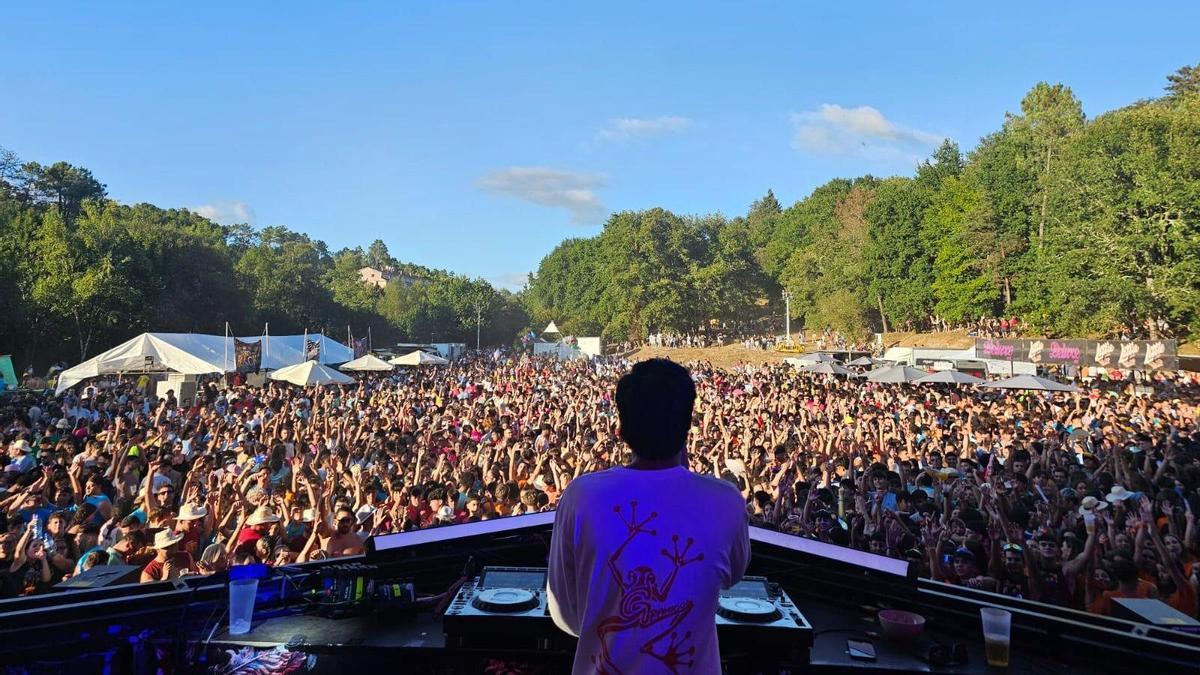 Multitudinaria participación en la fiesta de la juventud este domingo, día grande del Pulpo en O Carballiño.