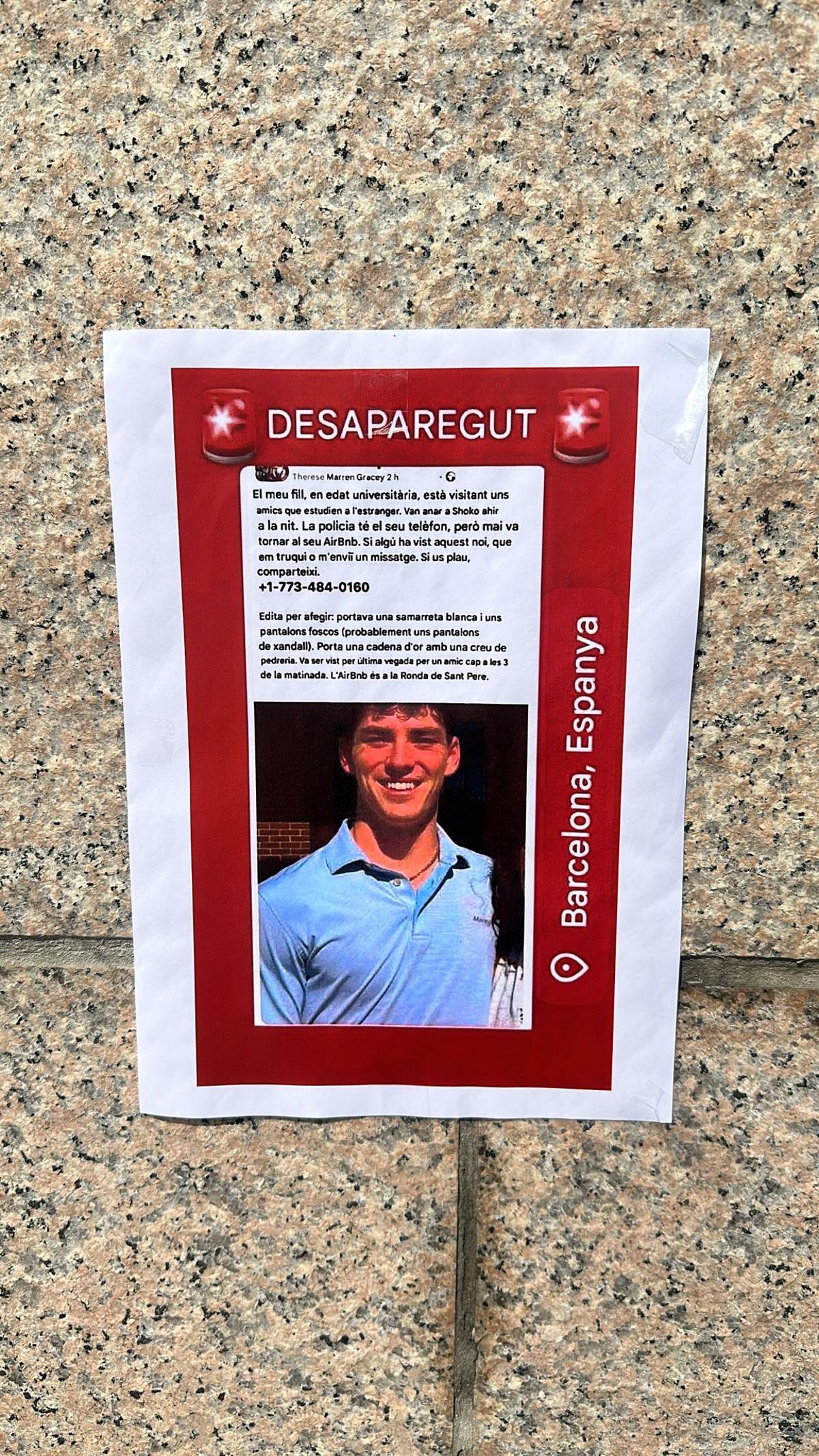 Cartel en catalán colgado en la zona del Port Olímpic