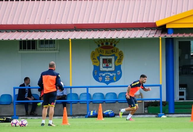 Entrenamiento de la UD Las Palmas en Barranco ...