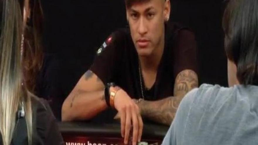 Neymar participa en un torneo de póker con fines solidarios