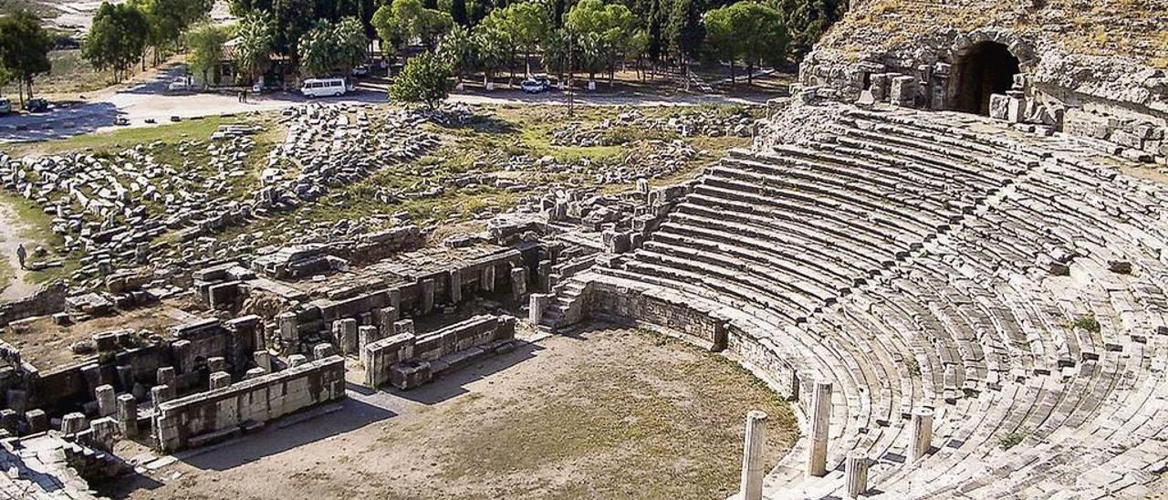 Restos do anfiteatro de Mileto.