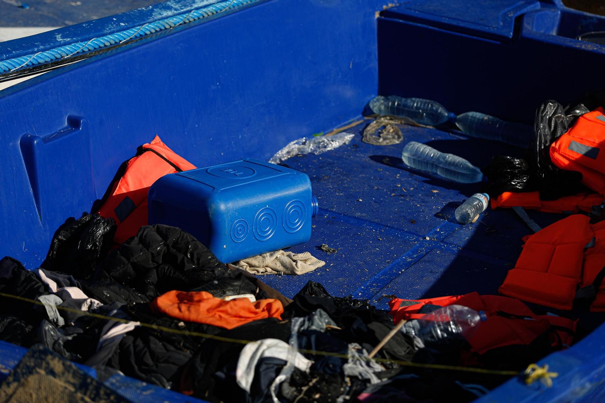 Doce migrantes llegan a Talamanca a bordo de una patera.