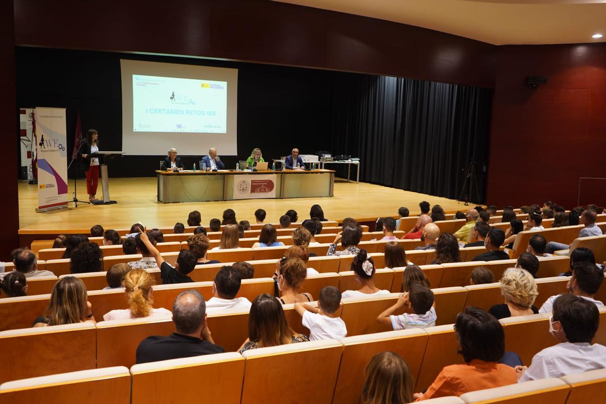 El salón de actos del Campus Viriato acogió la entrega de premios.