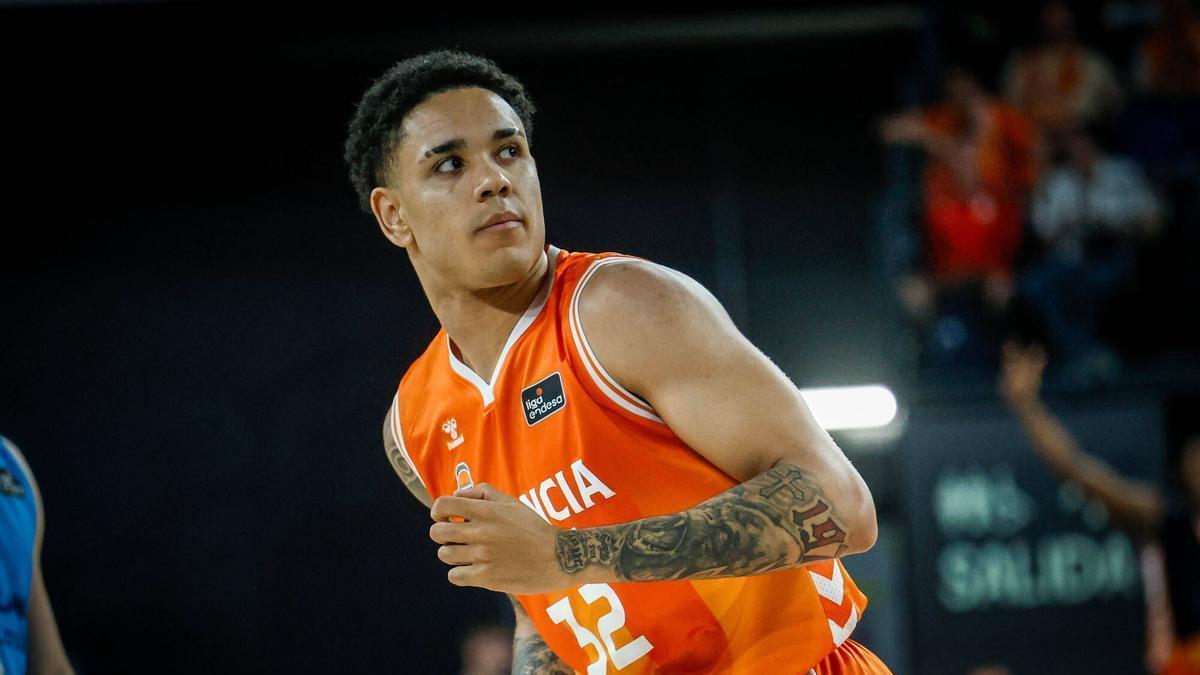 El Valencia Basket oficializa la salida de Isaac Nogués