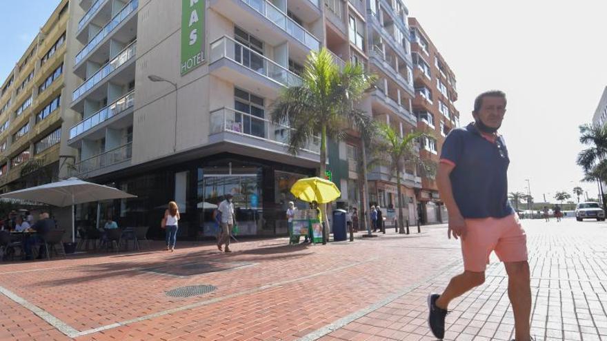 Turistas en Las Canteras