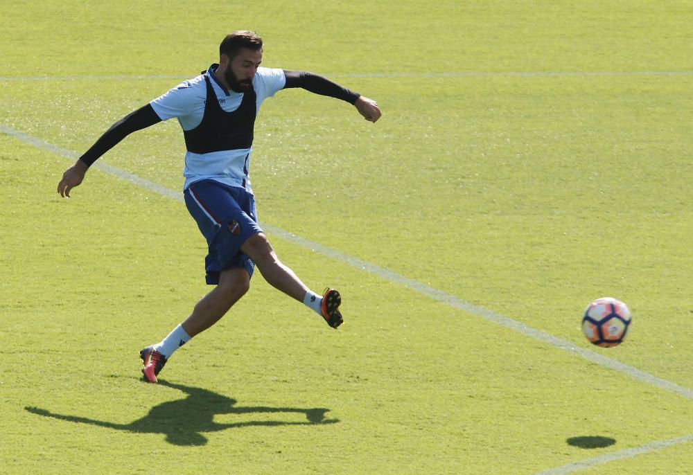 Las mejores imágenes del entrenamiento del Levante UD