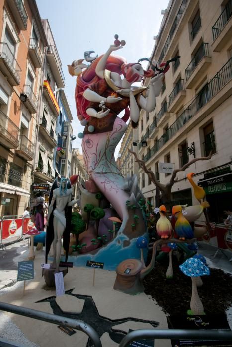 Hoguera Plaza de Santa María. Primer premio de Tercera Categoría