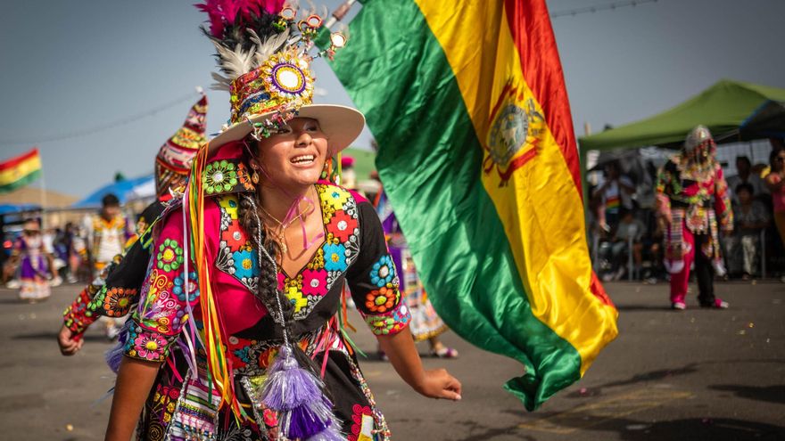 Desfile para conmemorar la Virgen de Copacabana