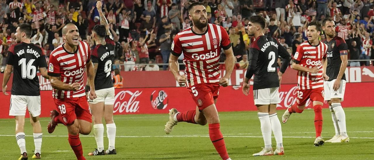 David López corre per celebrar el seu gol contra l’Osasuna