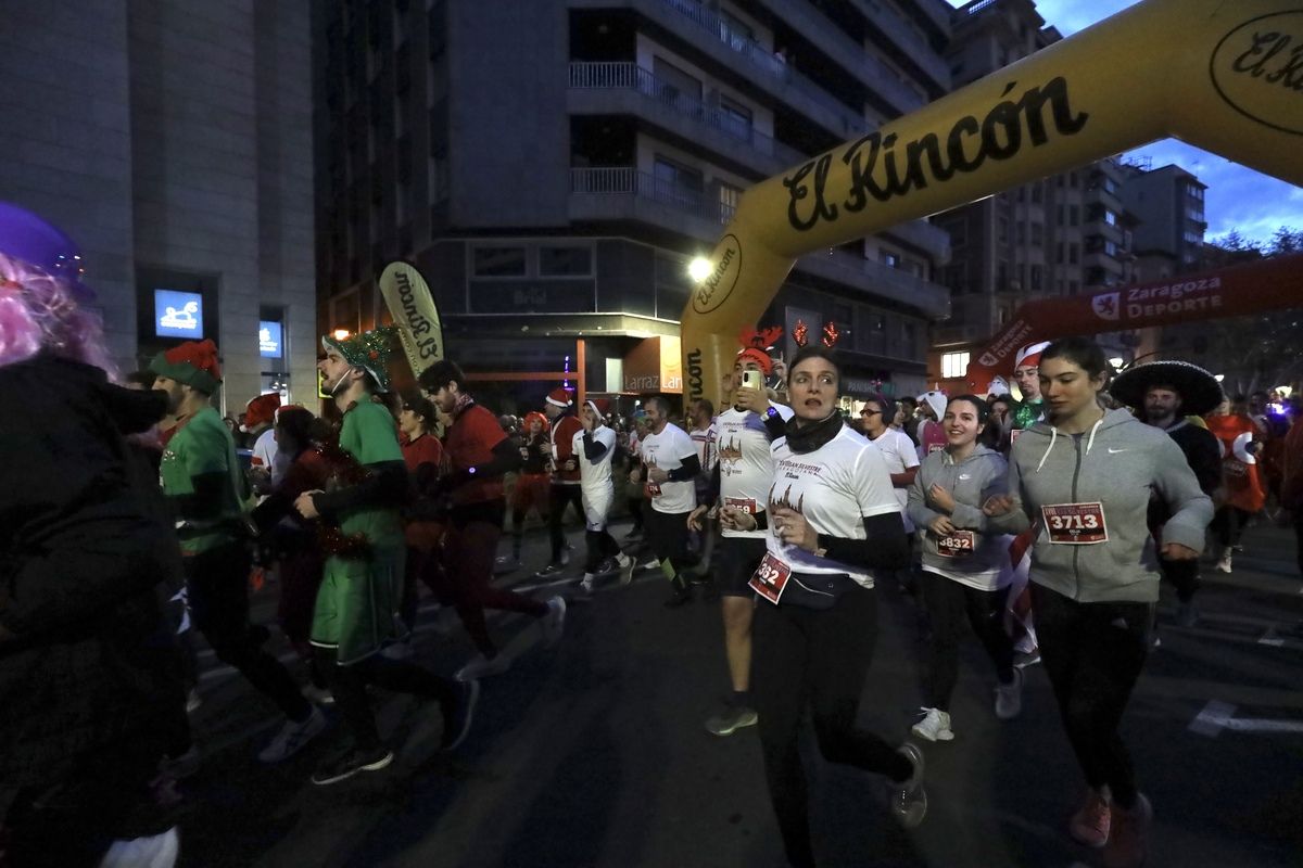 EN IMÁGENES | Zaragoza celebra su decimoctava edición de la San Silvestre