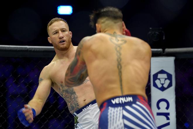 Topuria cae derrotado ante Justin Gaethje en el combate por el 80 cumpleaños de Trump