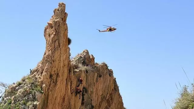 Así ha sido el espectacular simulacro de rescate en la Falla del Moraig de Benitatxell (vídeo)