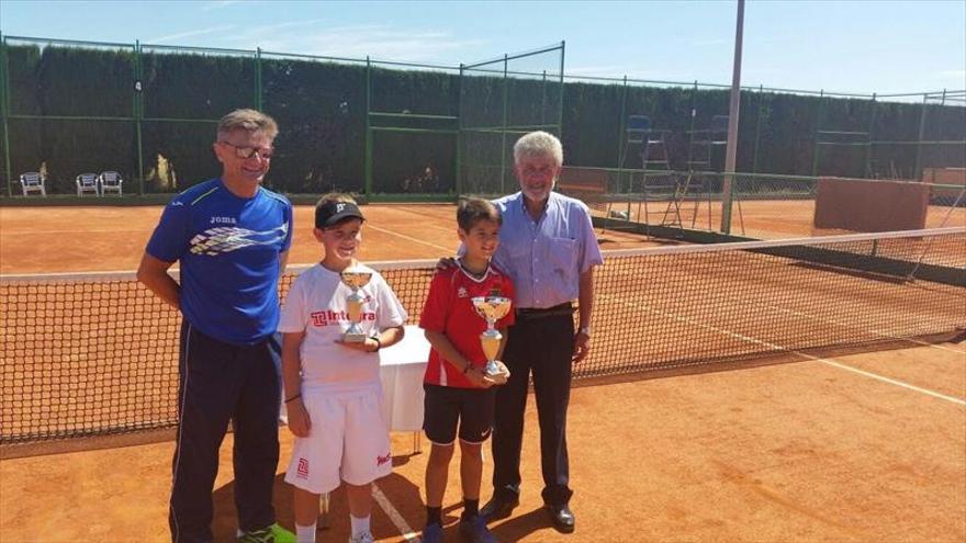 Carlos Jiménez domina en el máster benjamín