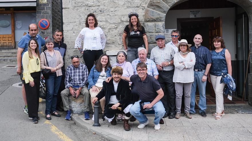 El Ayuntamiento de Tramacastilla de Tena (Huesca) rinde homenaje a los carteros y carteras del valle
