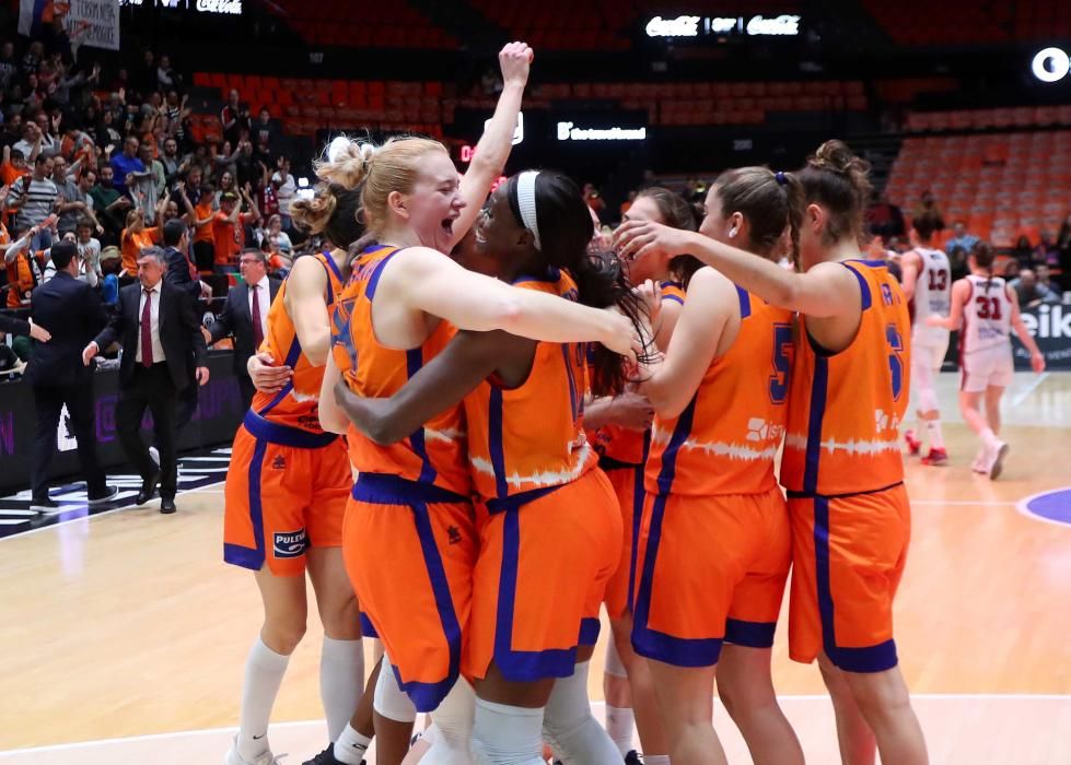 Partido entre el Valencia Basket y el Lointek Gernika