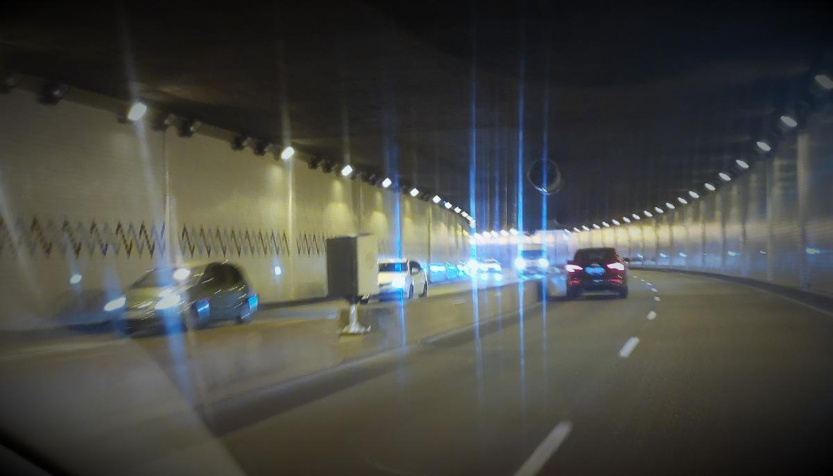 Vista del nuevo radar instalado la pasada madrugada en el túnel de Beiramar.
