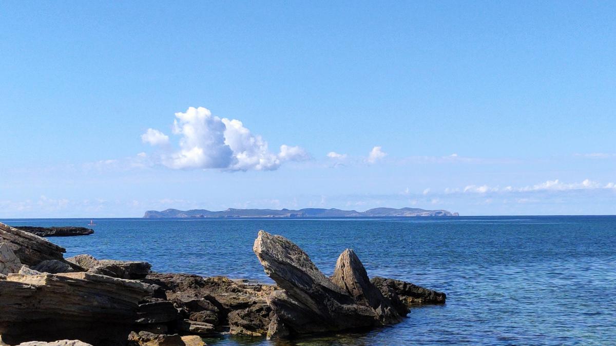 En Jordà sobre la isla de Cabrera, uno de los fenómenos meteorológicos más singulares de Baleares