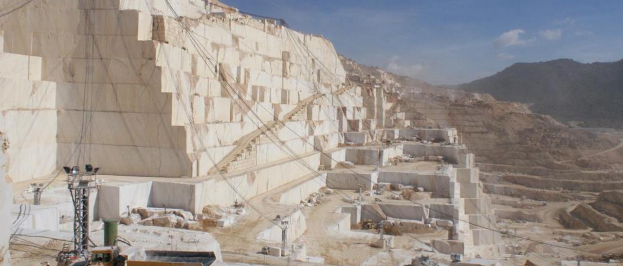 La cantera de Monte Coto, que está situada entre los municipios de Pinoso y Algueña.