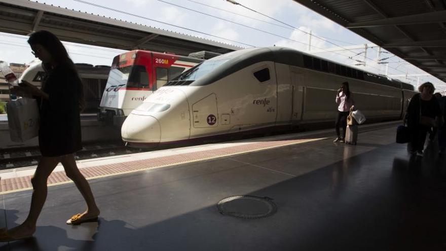 Fotografía de archivo de la estación de tren en Alicante.