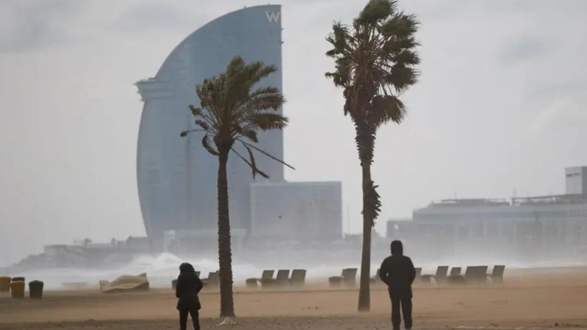 rachas de viento muy fuertes en el Empordà y cambio brusco a partir de mediodía