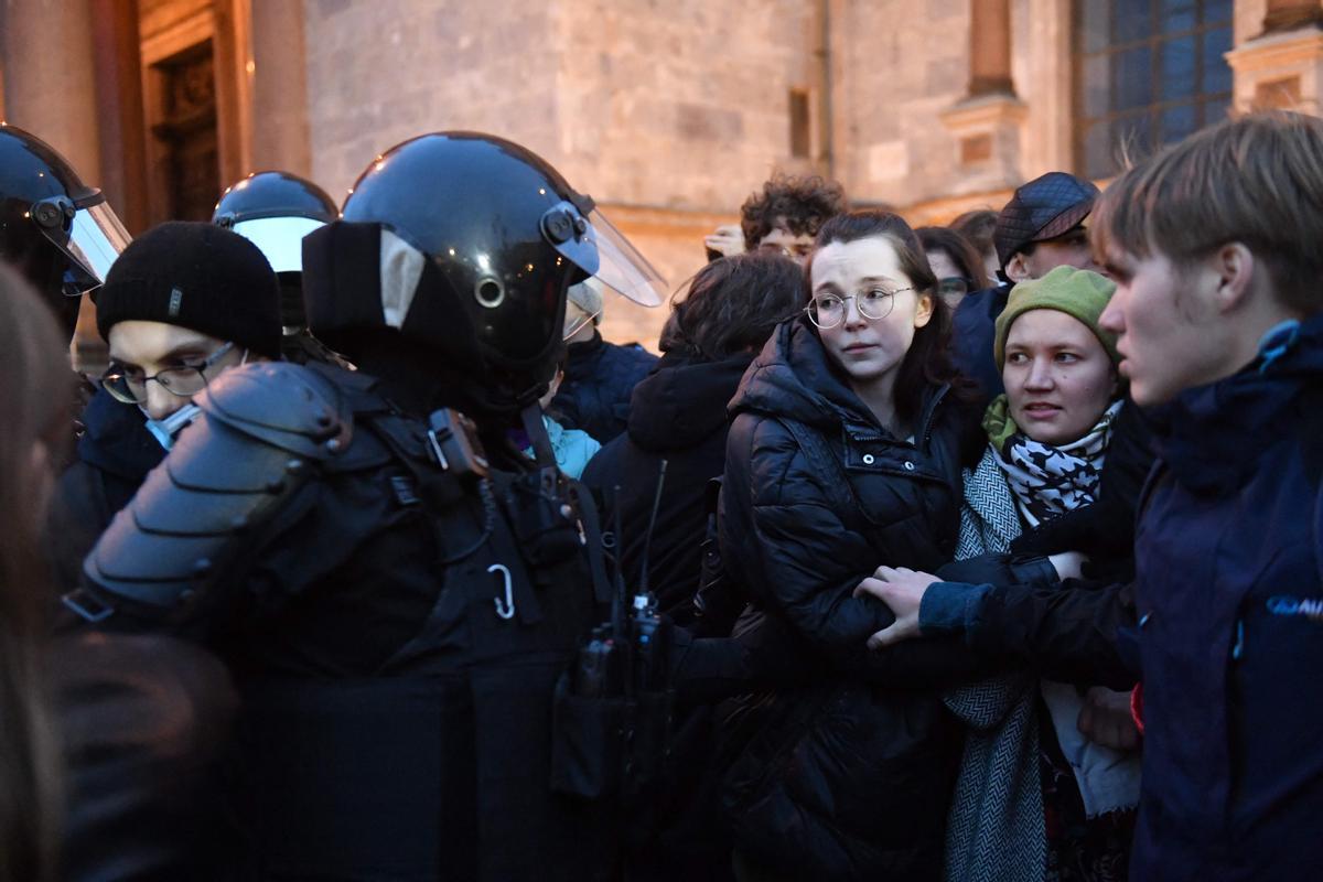 Detenciones en San Petersburgo en las protestas contra las movilizaciones de reservistas anunciadas por Putin