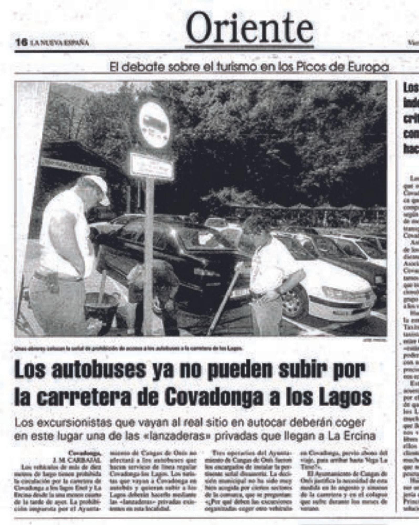 Cangas de Onís ya prohibió que subieran autobuses a los Lagos hace veinticinco años