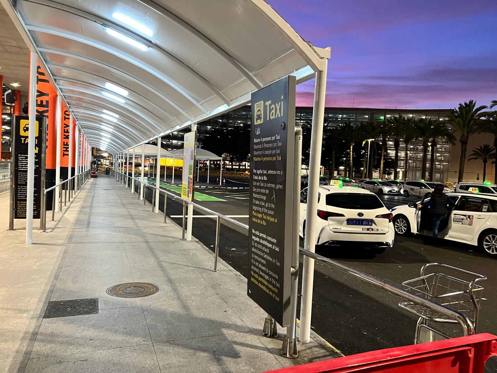 Obras en el aeropuerto de Palma: Las fotos de la renovada parada parada de taxis